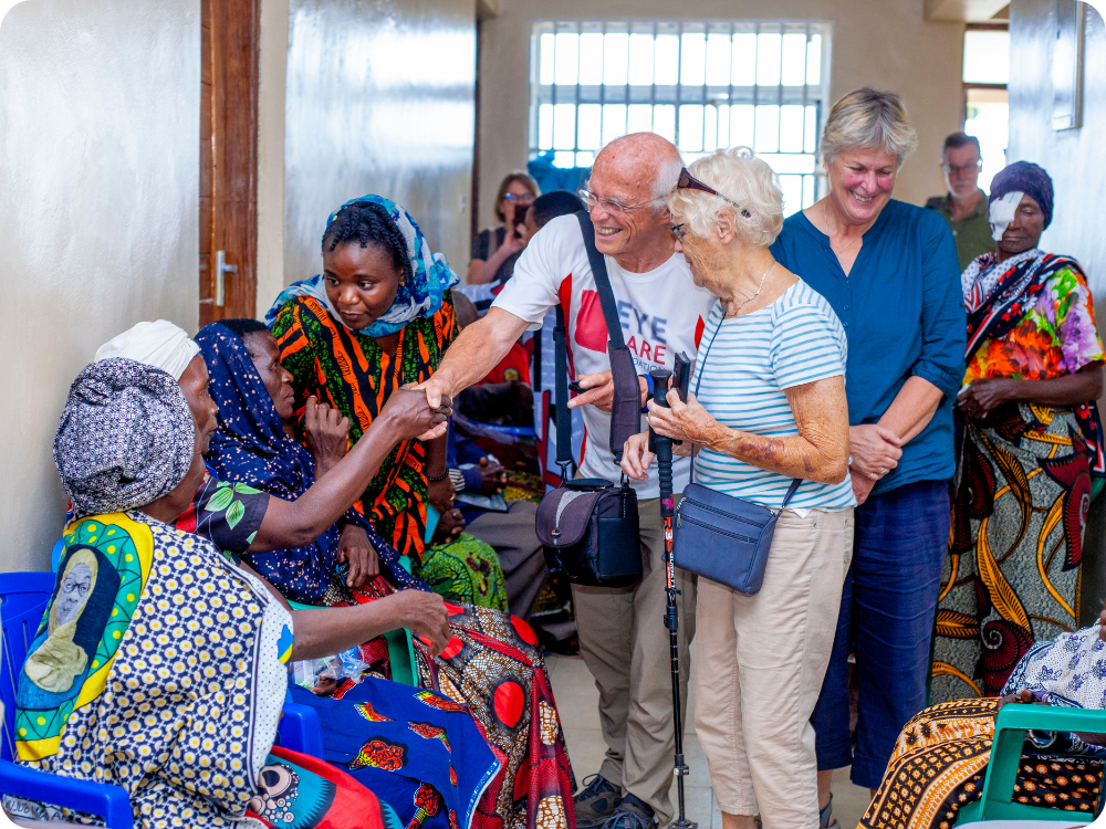 Donateursreis in Tanzania met donateurs en patienten